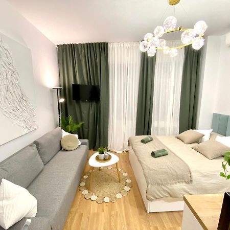 Brand New Design Studio Emerald - Old Town A/C Pressburg Exterior foto