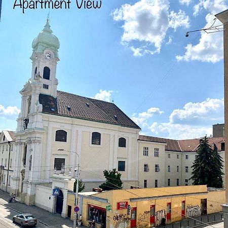 Brand New Design Studio Emerald - Old Town A/C Pressburg Exterior foto