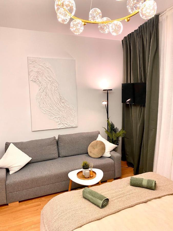 Brand New Design Studio Emerald - Old Town A/C Pressburg Exterior foto