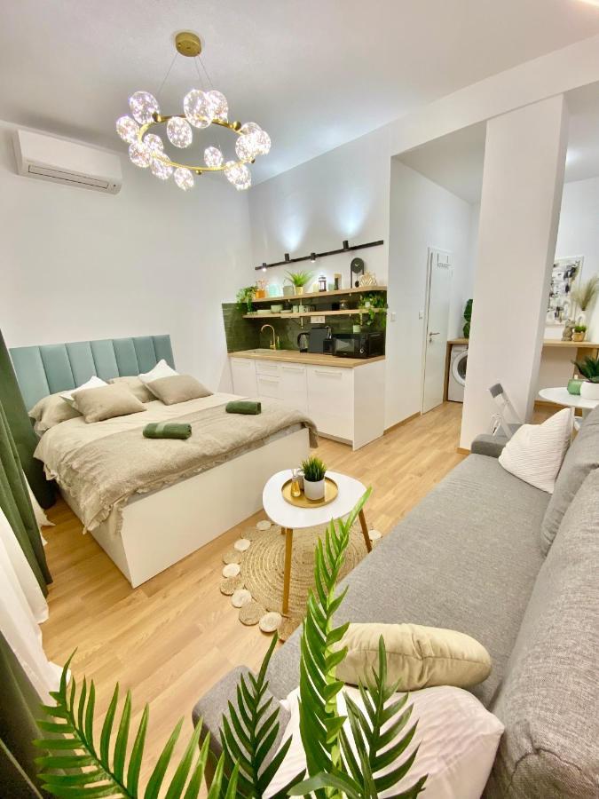 Brand New Design Studio Emerald - Old Town A/C Pressburg Exterior foto