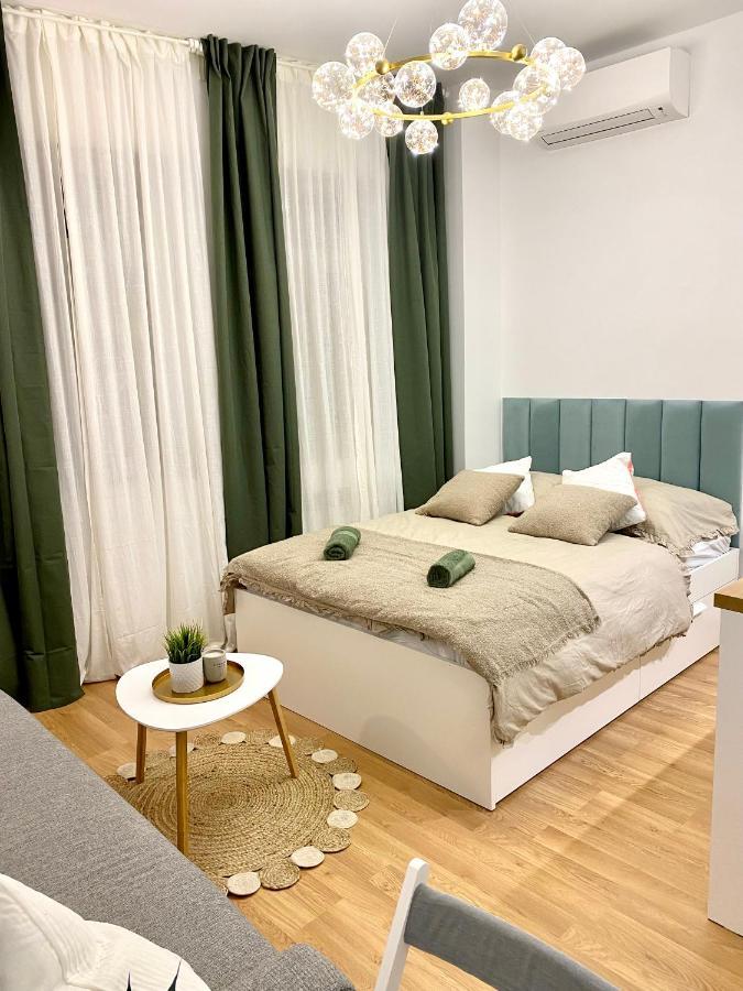 Brand New Design Studio Emerald - Old Town A/C Pressburg Exterior foto